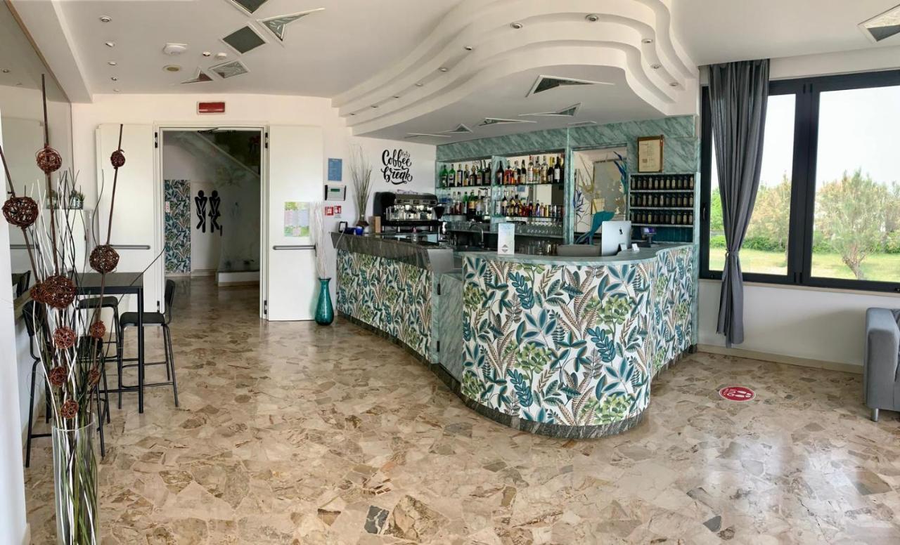 Hotel Tritone ريميني المظهر الخارجي الصورة
