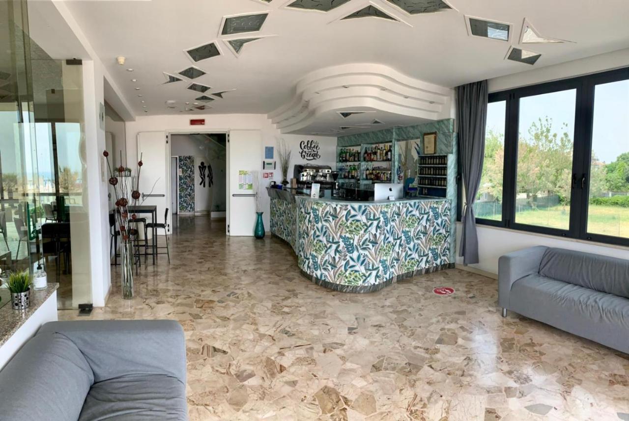 Hotel Tritone ريميني المظهر الخارجي الصورة