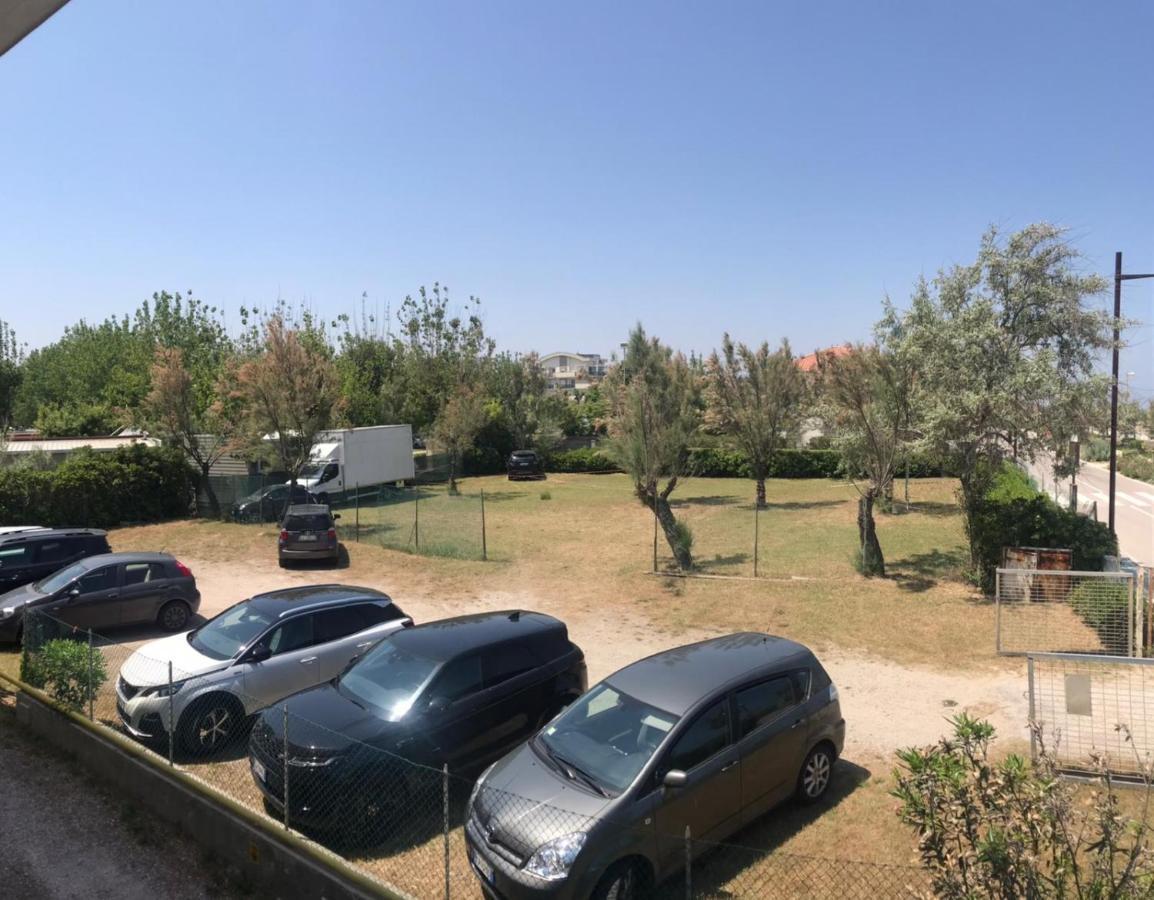 Hotel Tritone ريميني المظهر الخارجي الصورة
