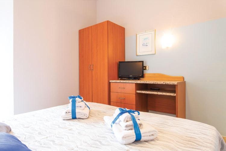 Hotel Tritone ريميني المظهر الخارجي الصورة
