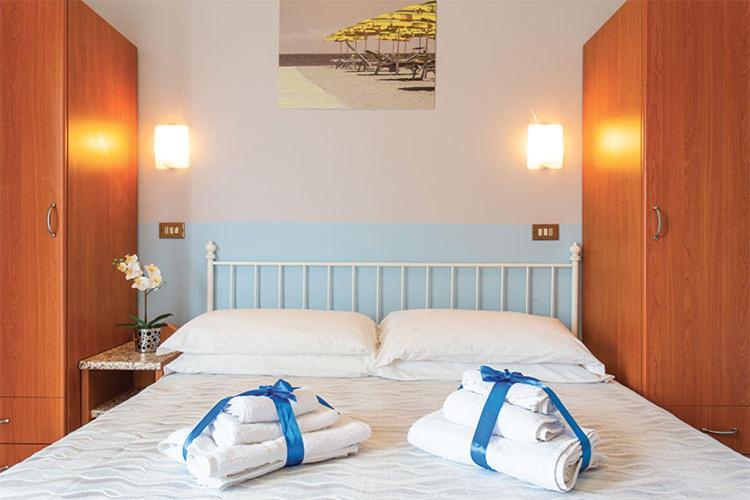 Hotel Tritone ريميني المظهر الخارجي الصورة