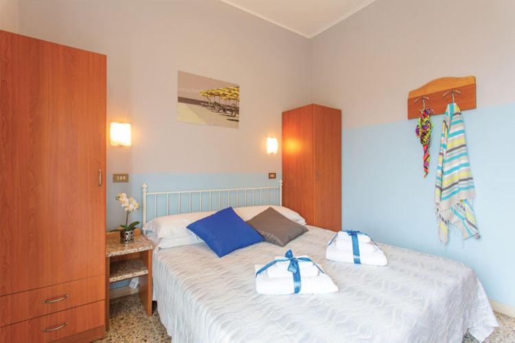 Hotel Tritone ريميني المظهر الخارجي الصورة